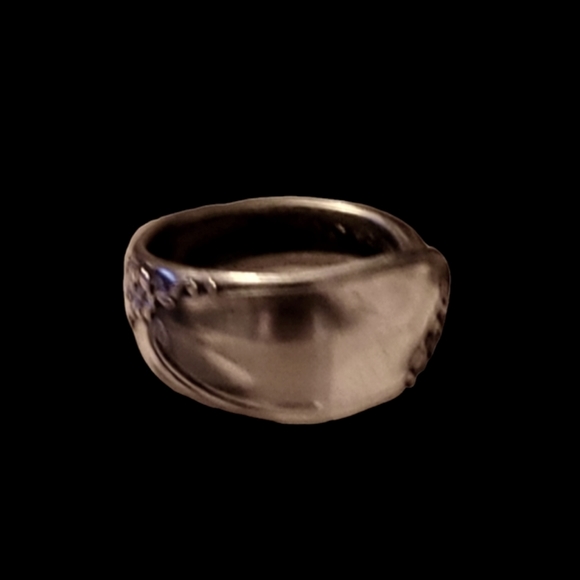 Beautiful Hand Forged Size 4 Vintage Spoon Ring - Picture 2 of 2